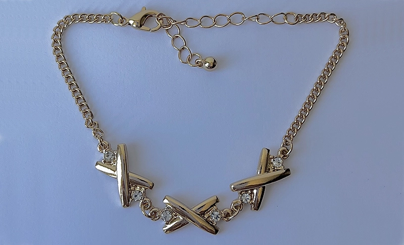 Necklace clipping path for background removal